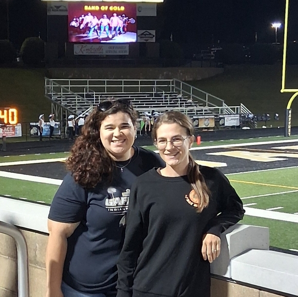 Queen Bee is Live! 👑🐝 - Picture 6 of 6